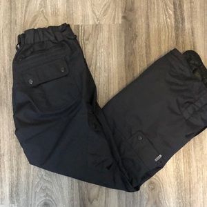 Powder Room snowboard pants in black